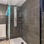 Holiday home Les Ecrins De *